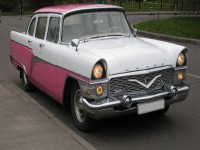 ГАЗ-13 «Чайка» бело-розовая. Телефон для заказа: 8 910 488 43 99.
